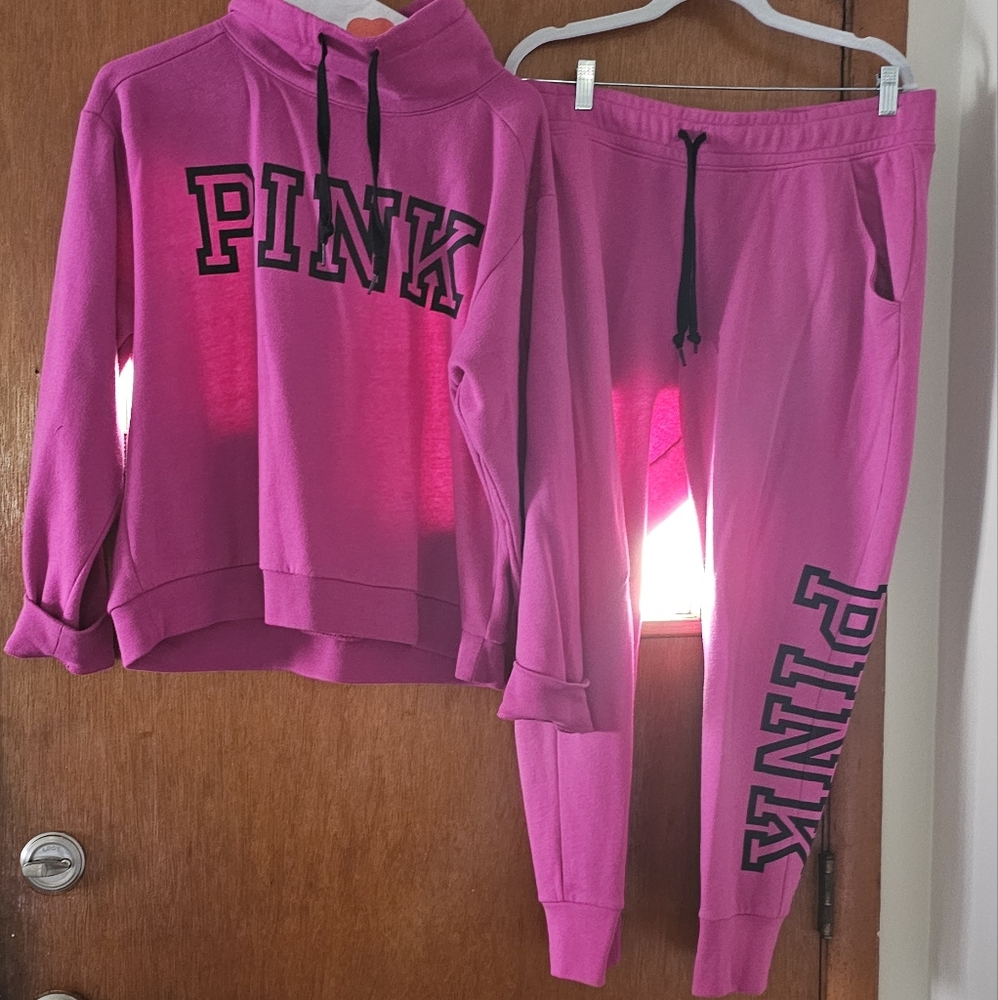 Vs pink sweater set